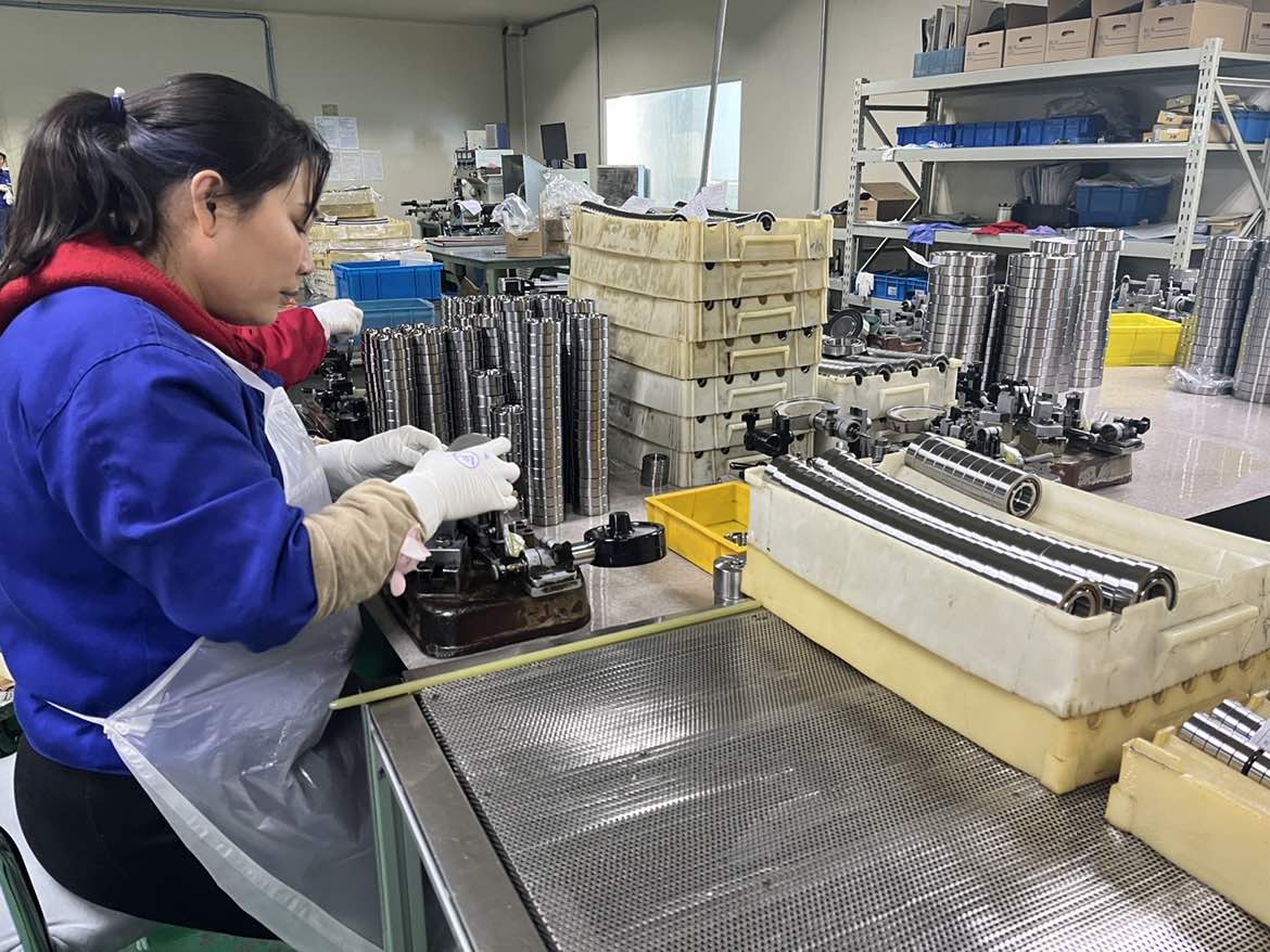 37年主軸軸承廠家告訴您：主軸結構與密封對機床的影響有多大！