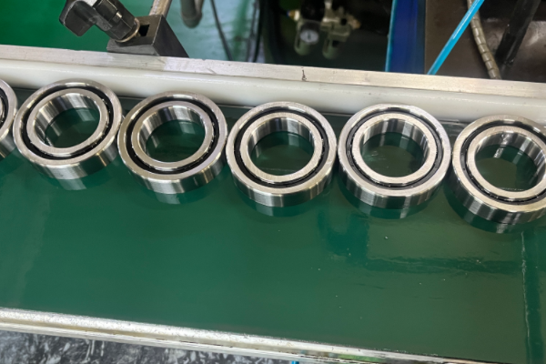 側銑頭軸承怎么安裝？