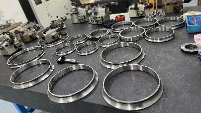 引起精密主軸軸承噪音過大的原因有哪些？